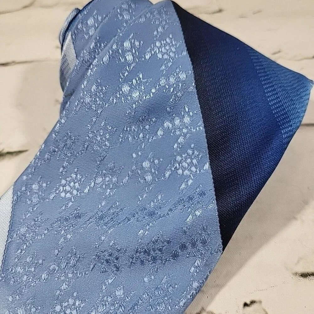 Vintage Don Loper of California Blue Diagonal Stripe‎ Neck Tie